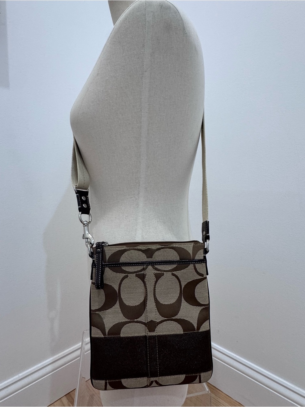 Vintage Y2K Coach Signature C brown Crossbody Bag